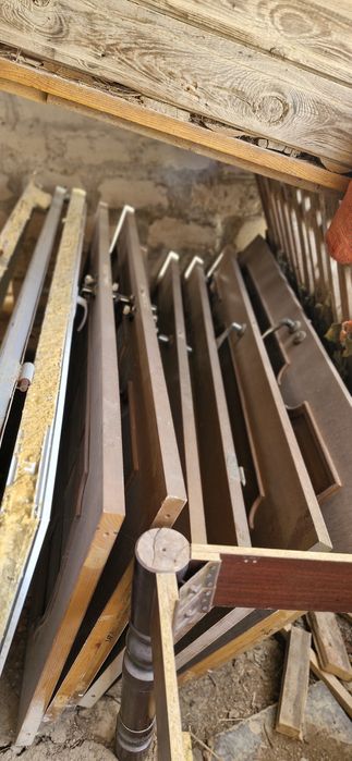 Есіктер сатылады.