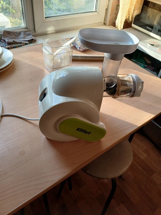 Соковыжималка Kitfort 1110-1