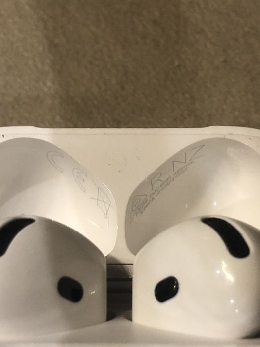 Airpods 4 (без ANC)