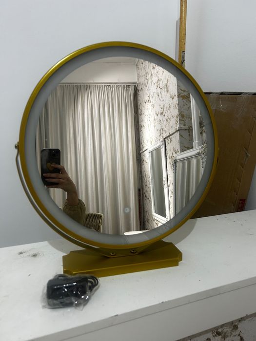 Oglindă aurie led cu întrerupător iluminare  electrică