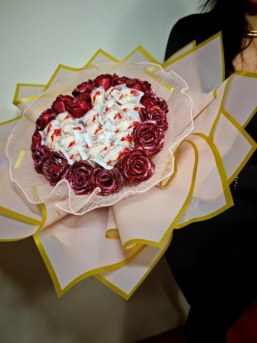 Valentine's day buchete trandafiri satin