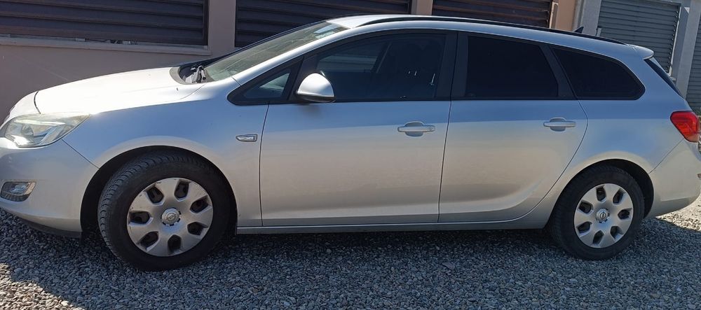 Opel astra j 2011