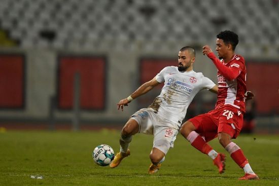 Pantaloni scurti sort Macron FC Dinamo Bucuresti marimea L