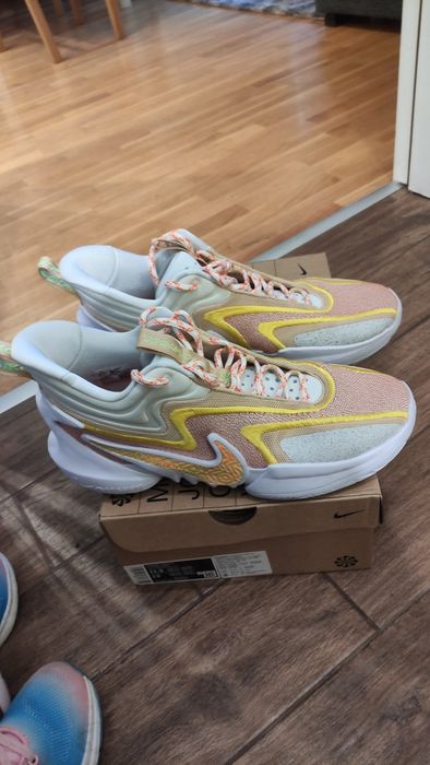 Маратонки найк nike номер 45.5 cosmic unity