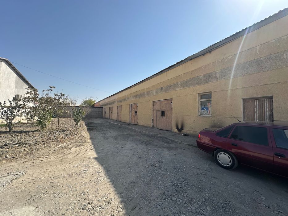 Продается здание с землей на Пулатдархане (Саехат) 30 соток под склады