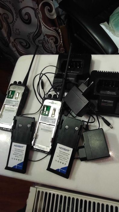 Stații radio emisie recepție UHF Motorola GP600 militare.