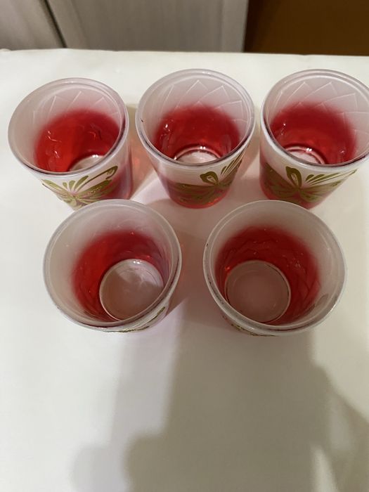 Стопки, кофейные пары, ваза