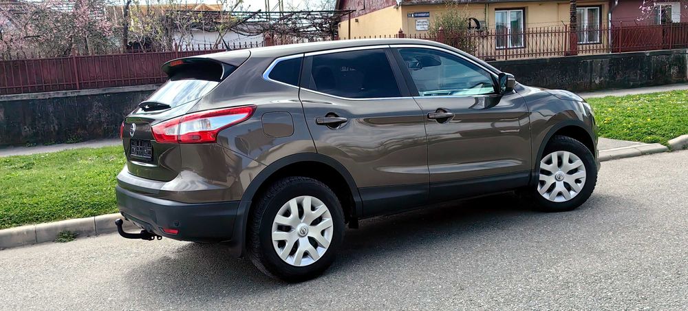 Nissan Qashqai AUTOMAT / Navi / Senzori / Lane assist / Camera