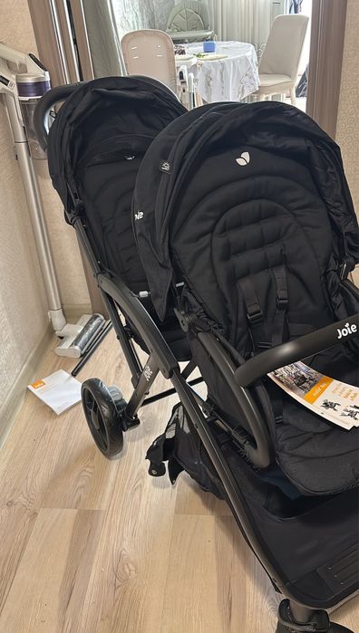 Двойная коляска joie