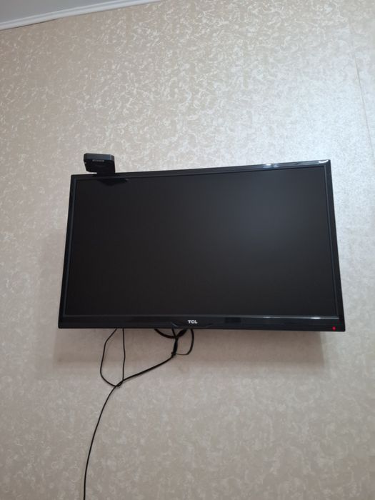 Продам телевизор + приставку smart TV