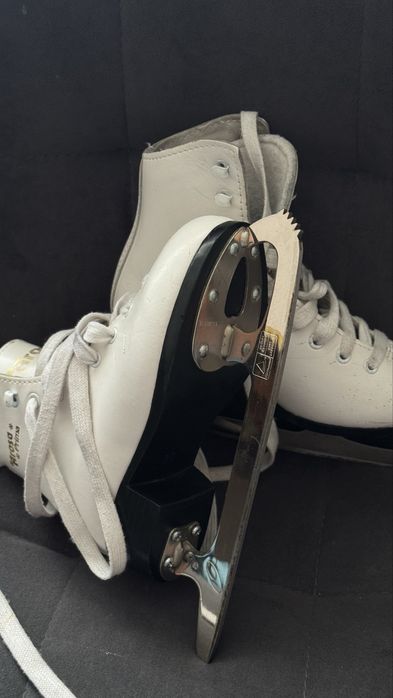 Продам коньки AROSA PRIMA graf