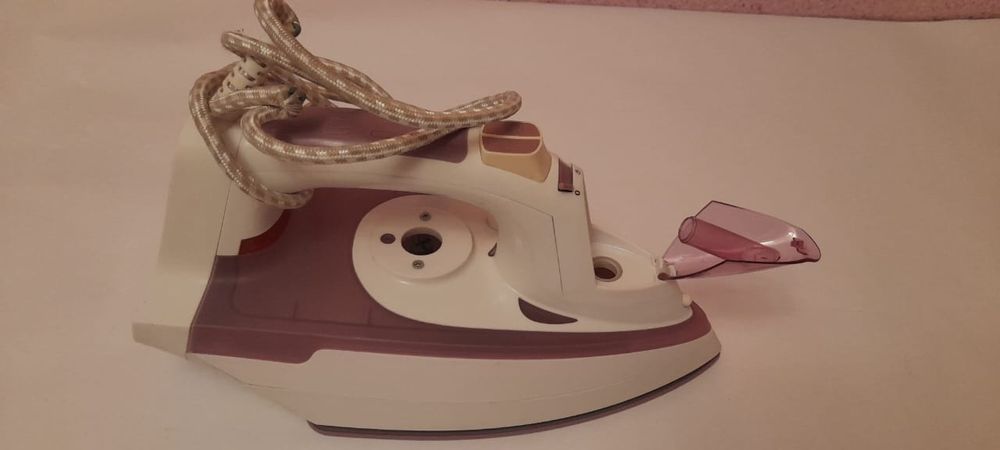 Продам утюг. На запчасти.