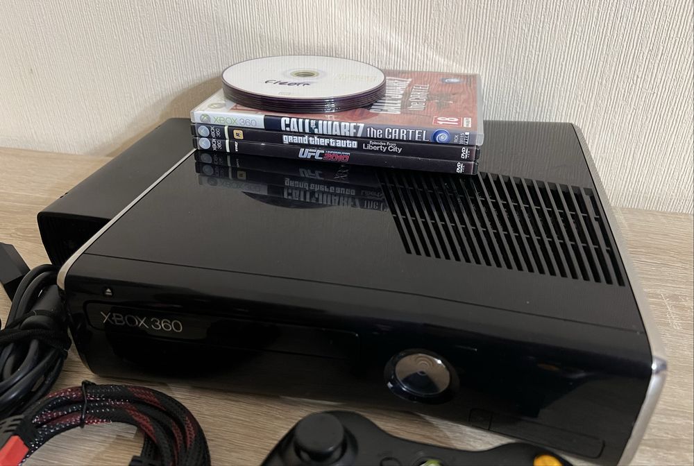 Xbox 360 SLIM + игры прошитый
