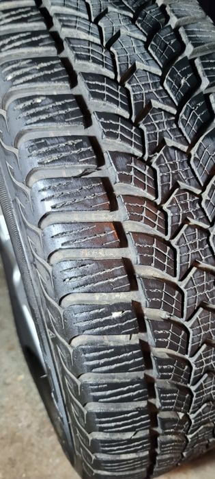 Vând 2 anvelope Debica iarna 205 55 16