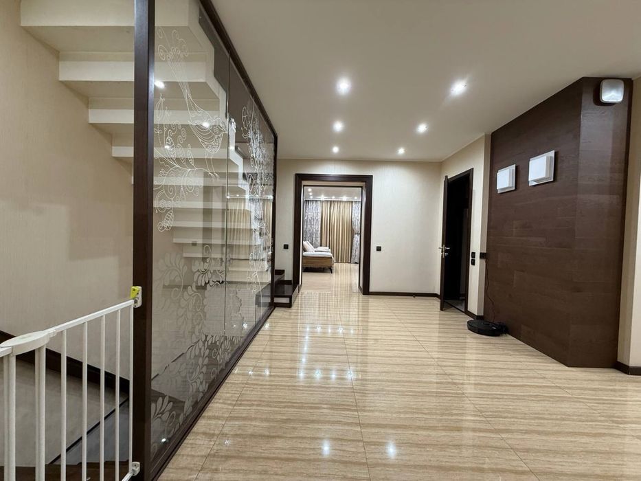 Квартира ЦУМ 4/1,2,цоколь/4 220 м2