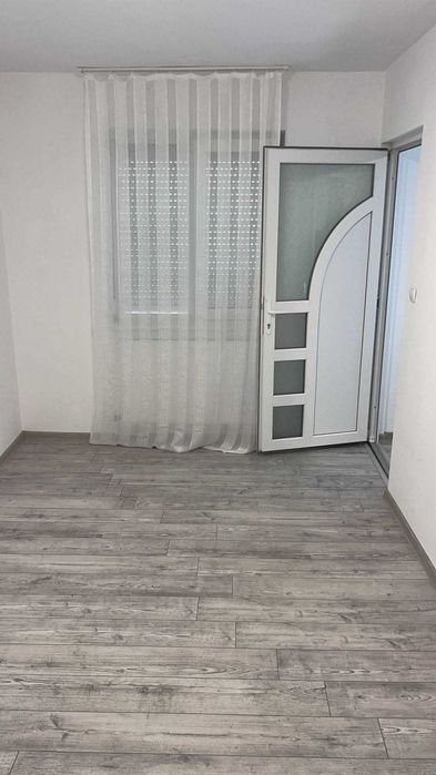 Inchiriez apartament 3 camere
