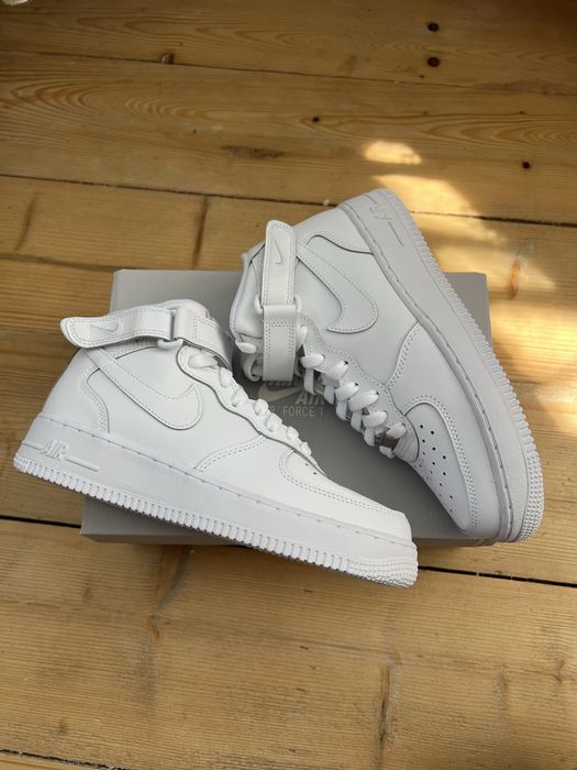 Vând Air Force 1 Triple White Mid GS