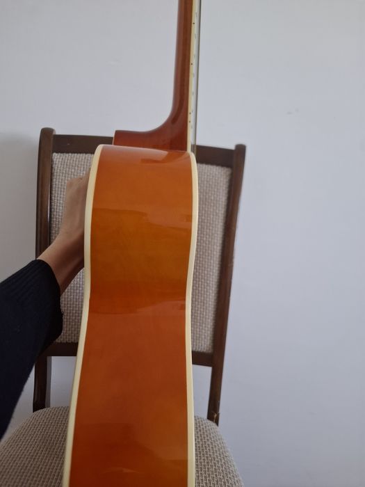 Гитара акустическая