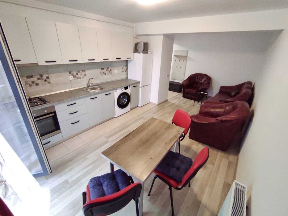 dau in chirie apt. 2 camere, Cluj-N., str. C. Coposu colt cu Lombului