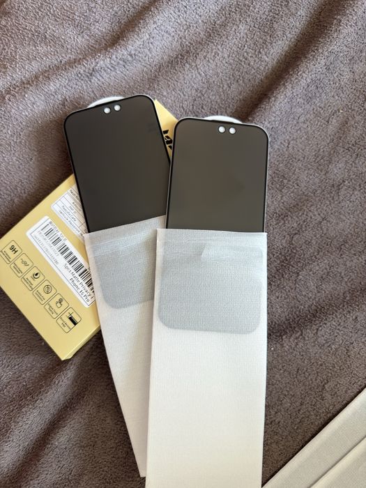 Протектори и кейсове за iphone 12 pro и 16 pro