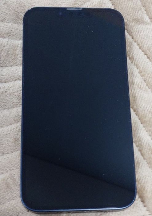 Продается айфон 13