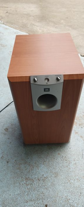 Vand subwoofer activ JBL SUB178