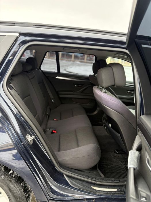 Bmw seria 5 F11 520d 184cp an 2011 Accept și schimburi