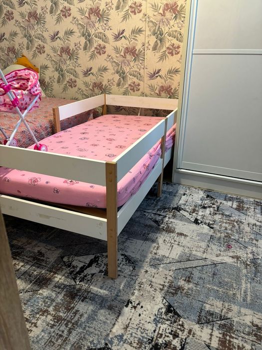 Новый детский кровать покупала для дочки