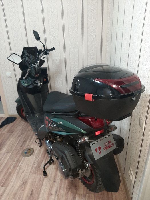 Продам скутер 150 кубов