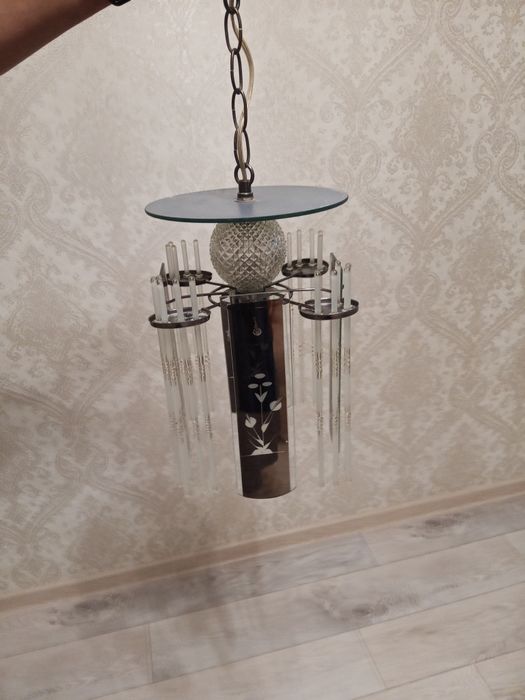 Продам люстру в хорошем состоянии