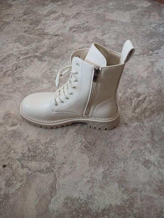 Продаю сапоги абсолютно новые