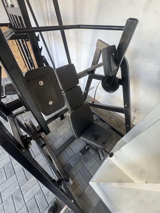 De vanzare presa picioare si pullover spate