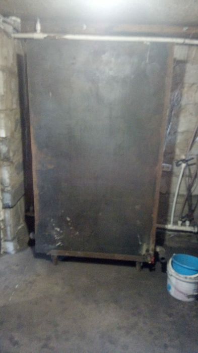 Продаю металлический бак.