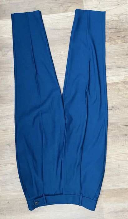 Pantaloni Mango, L. noi