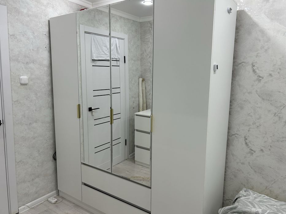 Продам спальный гарнитур