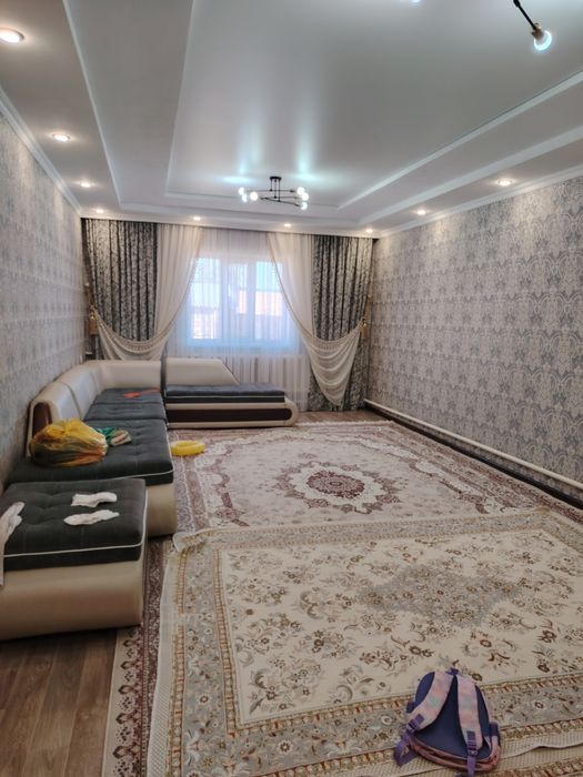 Времянка сатылады асада бәйтеректе