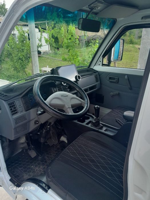 Лабо автомашина сотилади.
