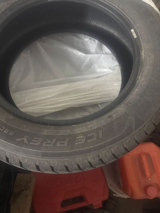 Зимние шины новый 235/60/R18