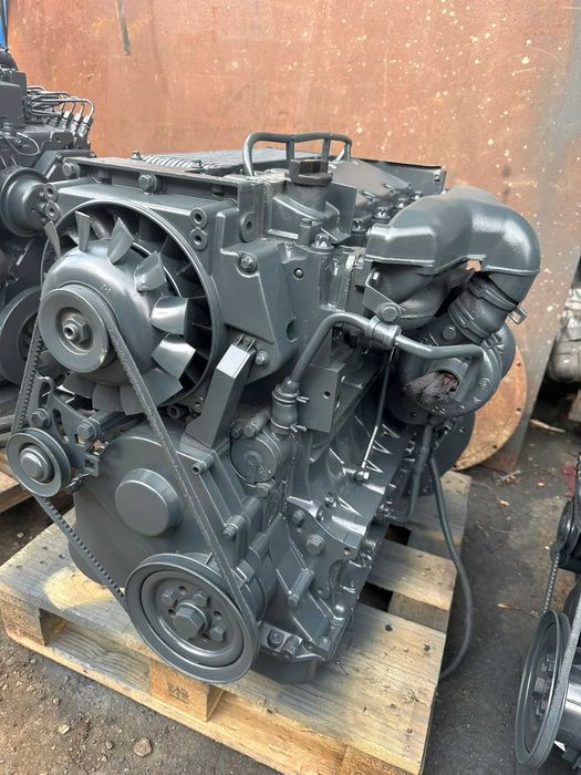 Motor Deutz BF4L1011F pentru excavator incarcator generator, reconditionat