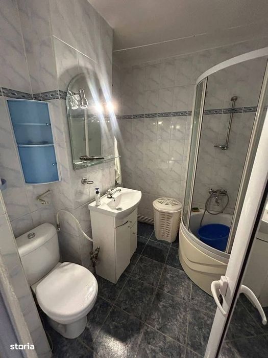 De vanzare  2 camere, 3 balcoane,Pietonal Pret : 54.000euro