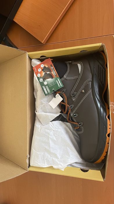 Спец обувь / Рабочие ботинки / Защитная обувь