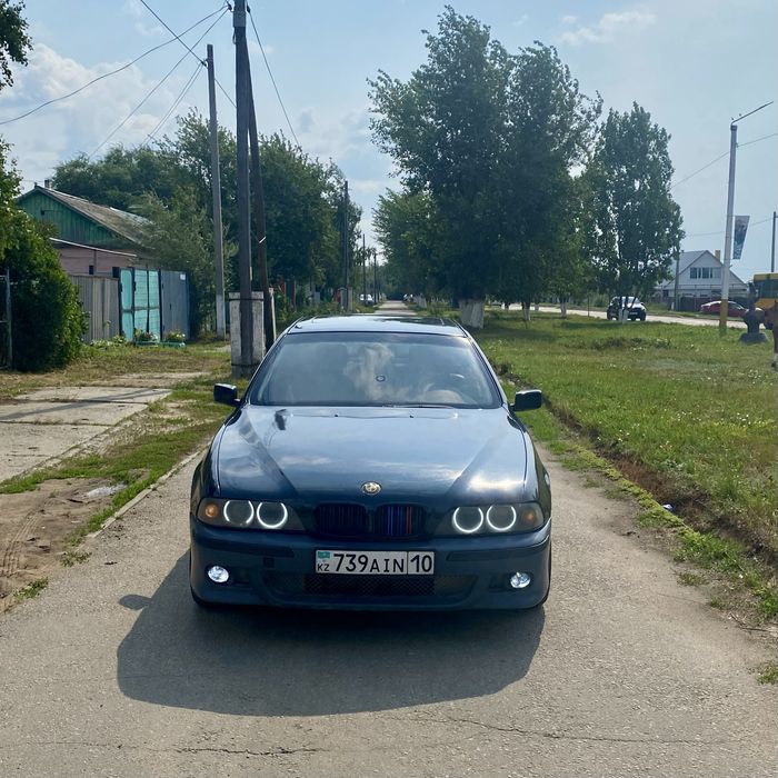 Продам BMW E39 1997 года.