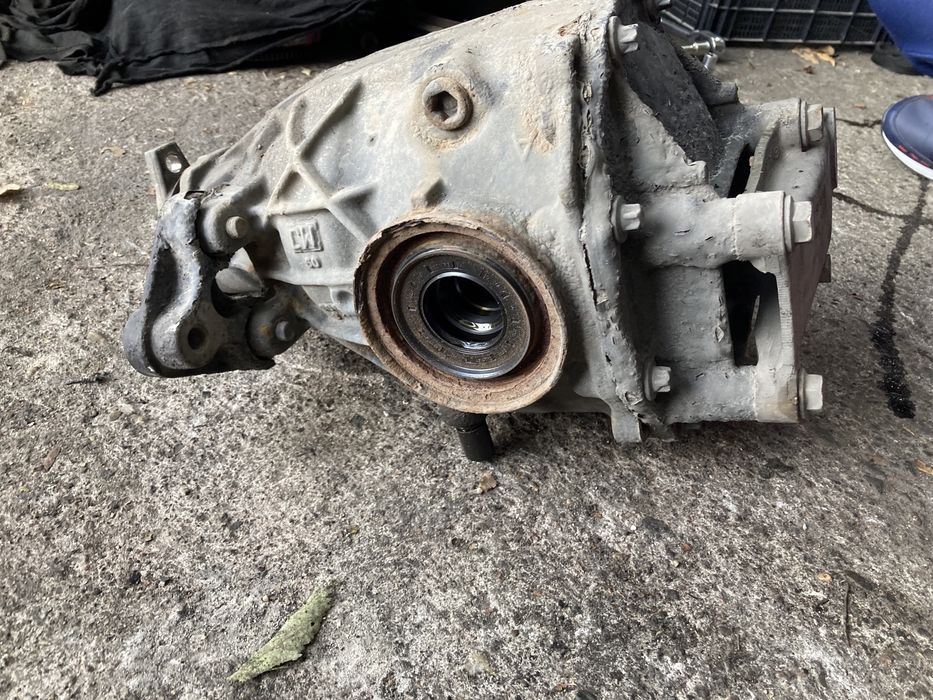 Mercedes w221 s350cdi 258кс 4matic Заден Диференциал