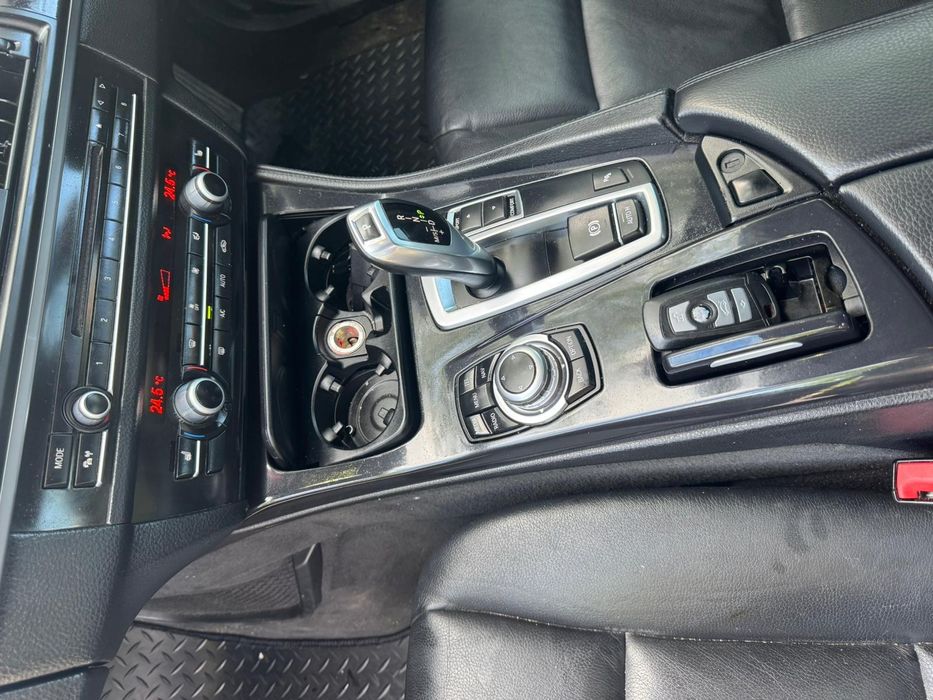 Dezmembrez f10 2.0d 184 / Automat