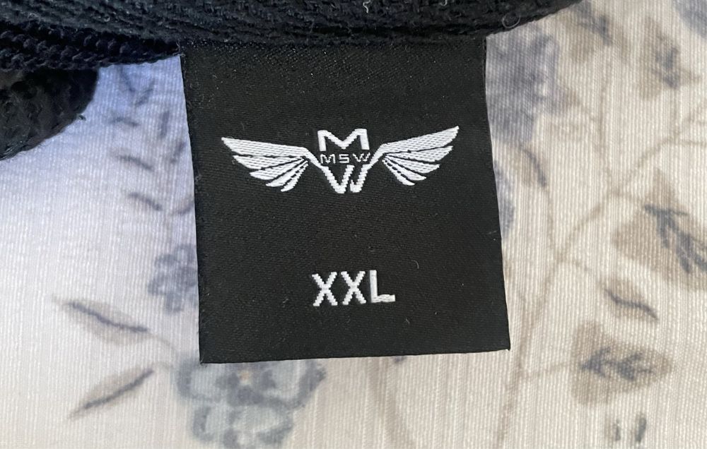 черная Зипка с капюшоном