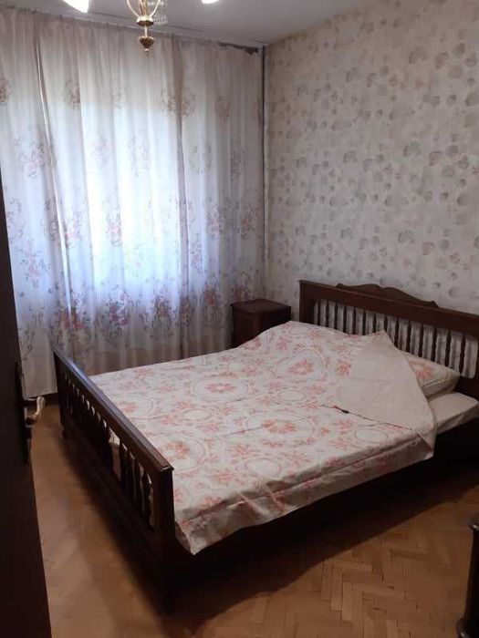 Дава се под наем Двустаен апартамент в София, Бъкстон - 68 кв.м за 325 € - Снимка #2