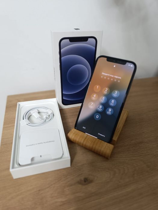 Продам iPhone 12