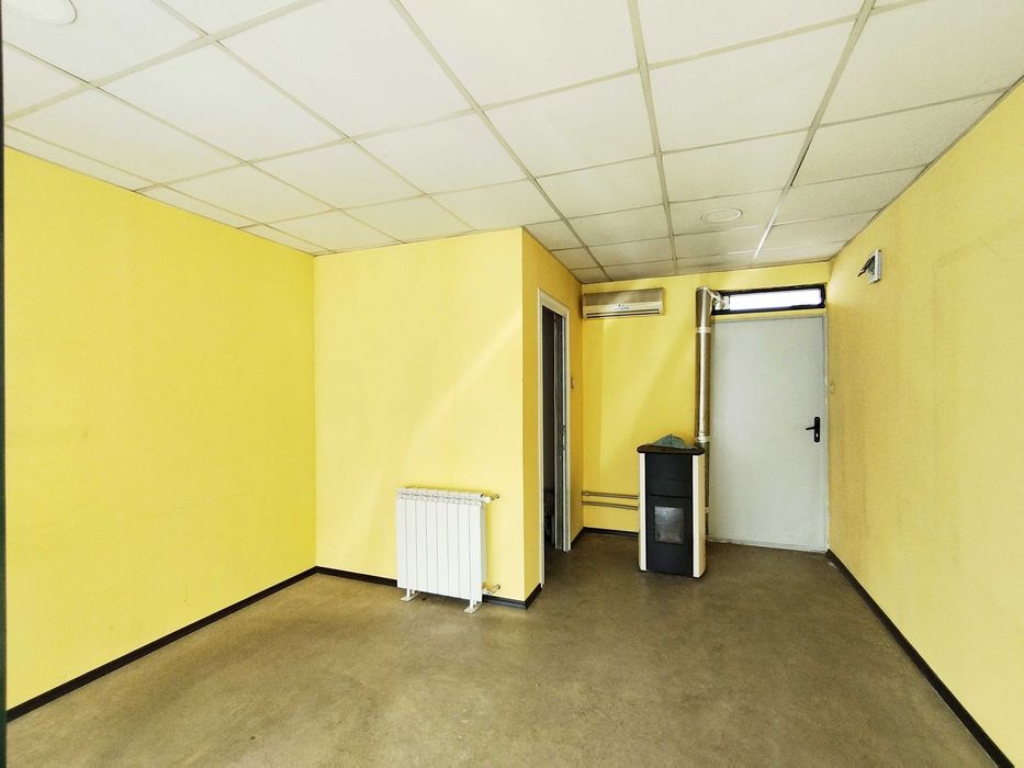 Дава се под наем Магазин в Перник, Център - 55 кв.м за 280.5 € - Снимка #3