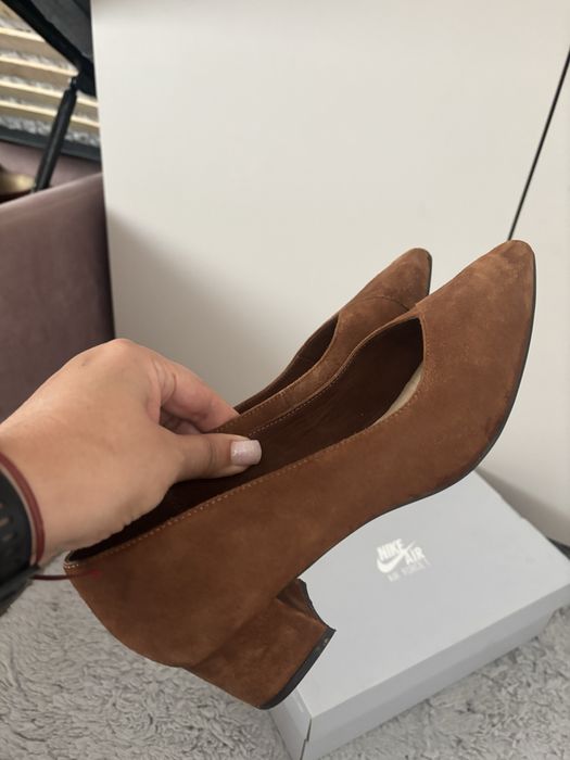 Pantofi cu toc jos nr.40
