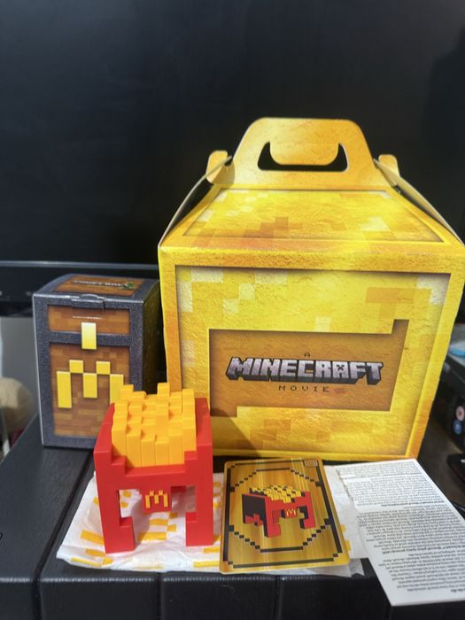 Minecraft: The Movie Fry Helmet (Cod Skin Neutilizat)